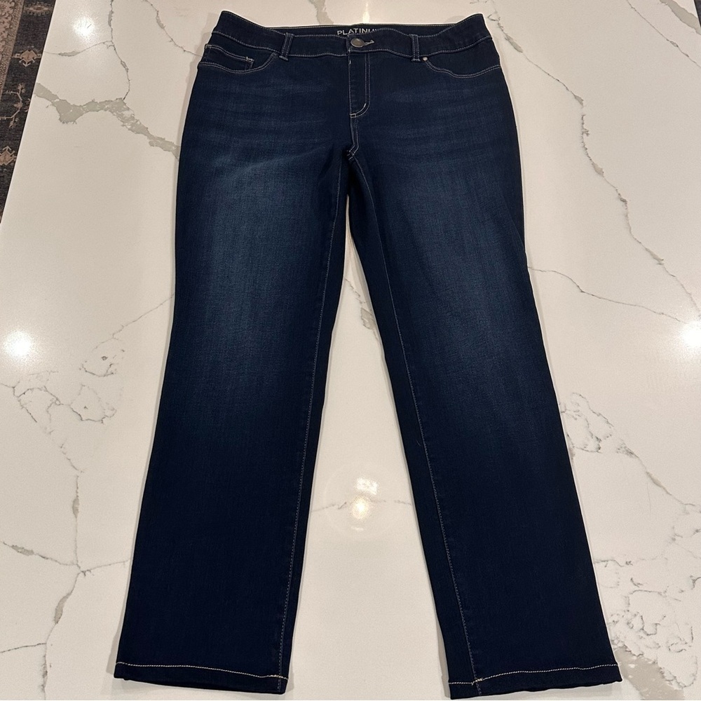 Chicos Platinum Dark Wash Jeans 1 Womens 8 Mid Rise Straight Leg Stretch Denim